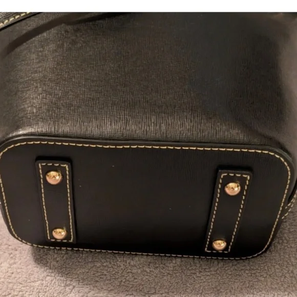 BLACK DOONEY & BOURKE SAFFIANO DRAWSTRING CROSSBODY NWT - Picture 7 of 11